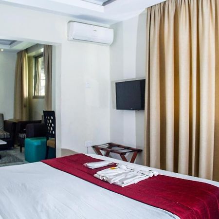 Glee Hotel Aliayabiagba المظهر الخارجي الصورة