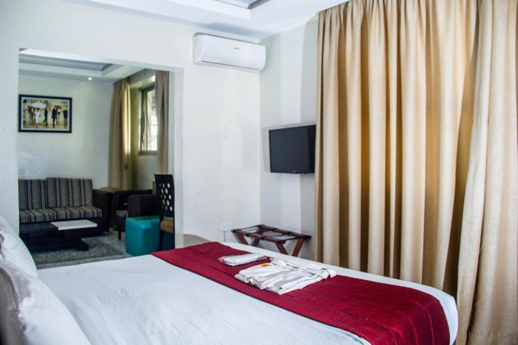 Glee Hotel Aliayabiagba المظهر الخارجي الصورة