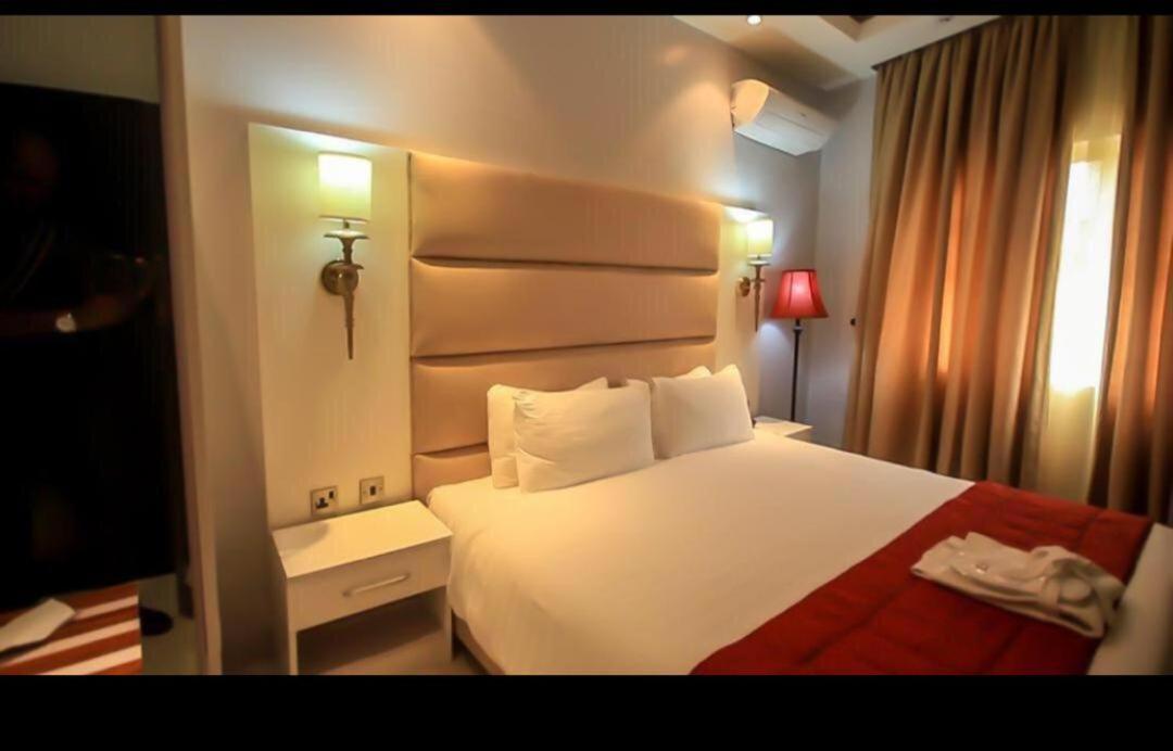 Glee Hotel Aliayabiagba المظهر الخارجي الصورة