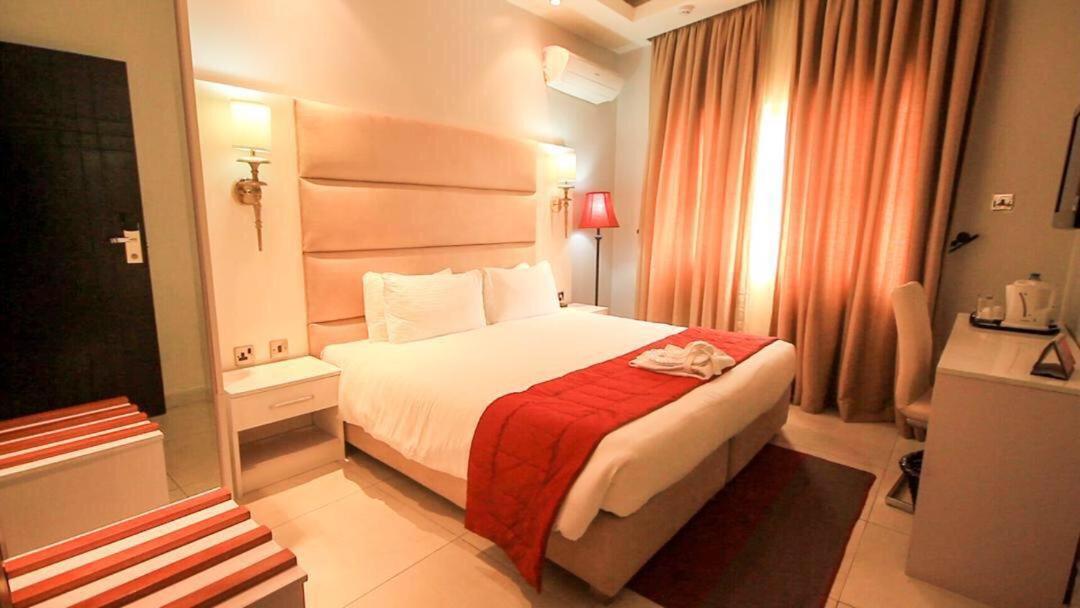 Glee Hotel Aliayabiagba المظهر الخارجي الصورة