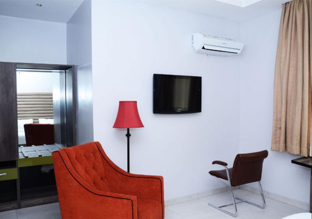 Glee Hotel Aliayabiagba المظهر الخارجي الصورة