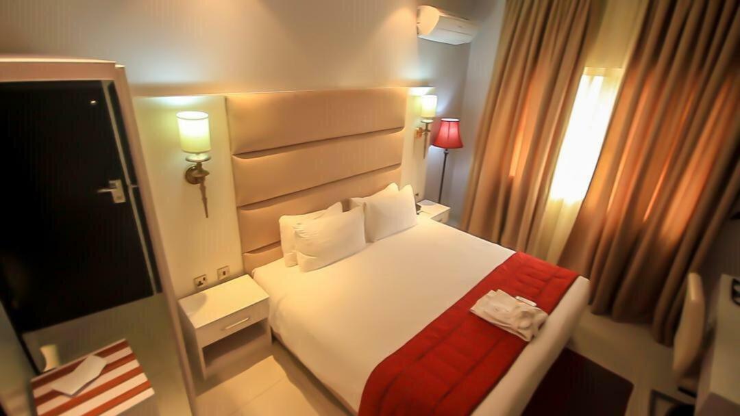 Glee Hotel Aliayabiagba المظهر الخارجي الصورة