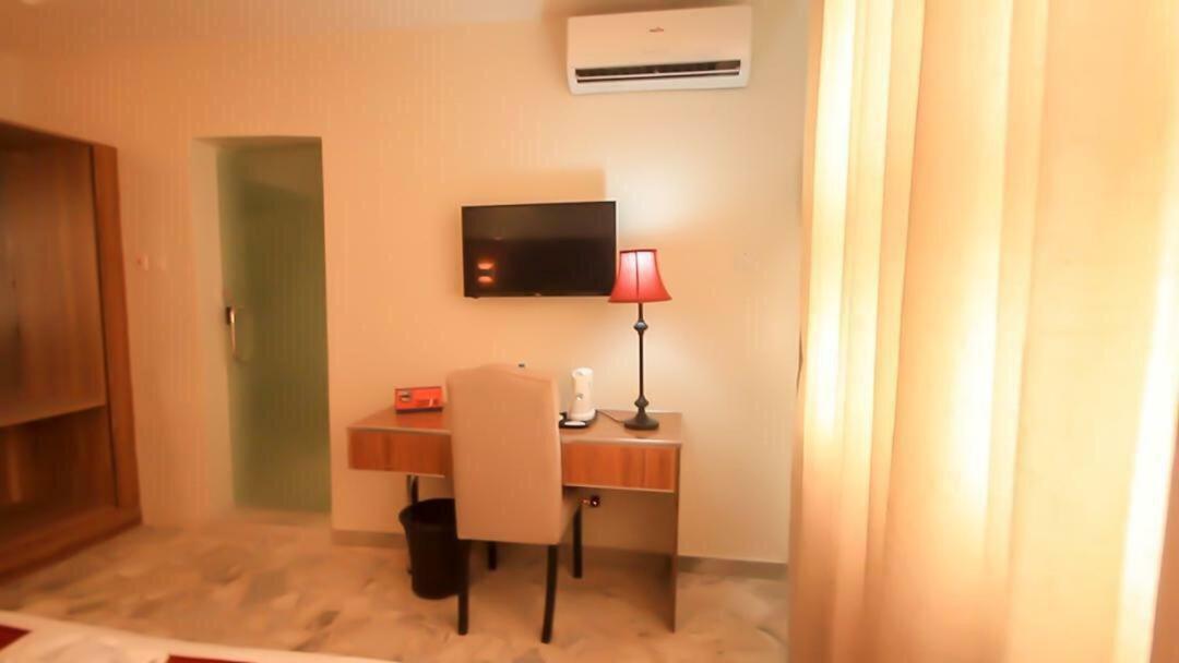 Glee Hotel Aliayabiagba المظهر الخارجي الصورة