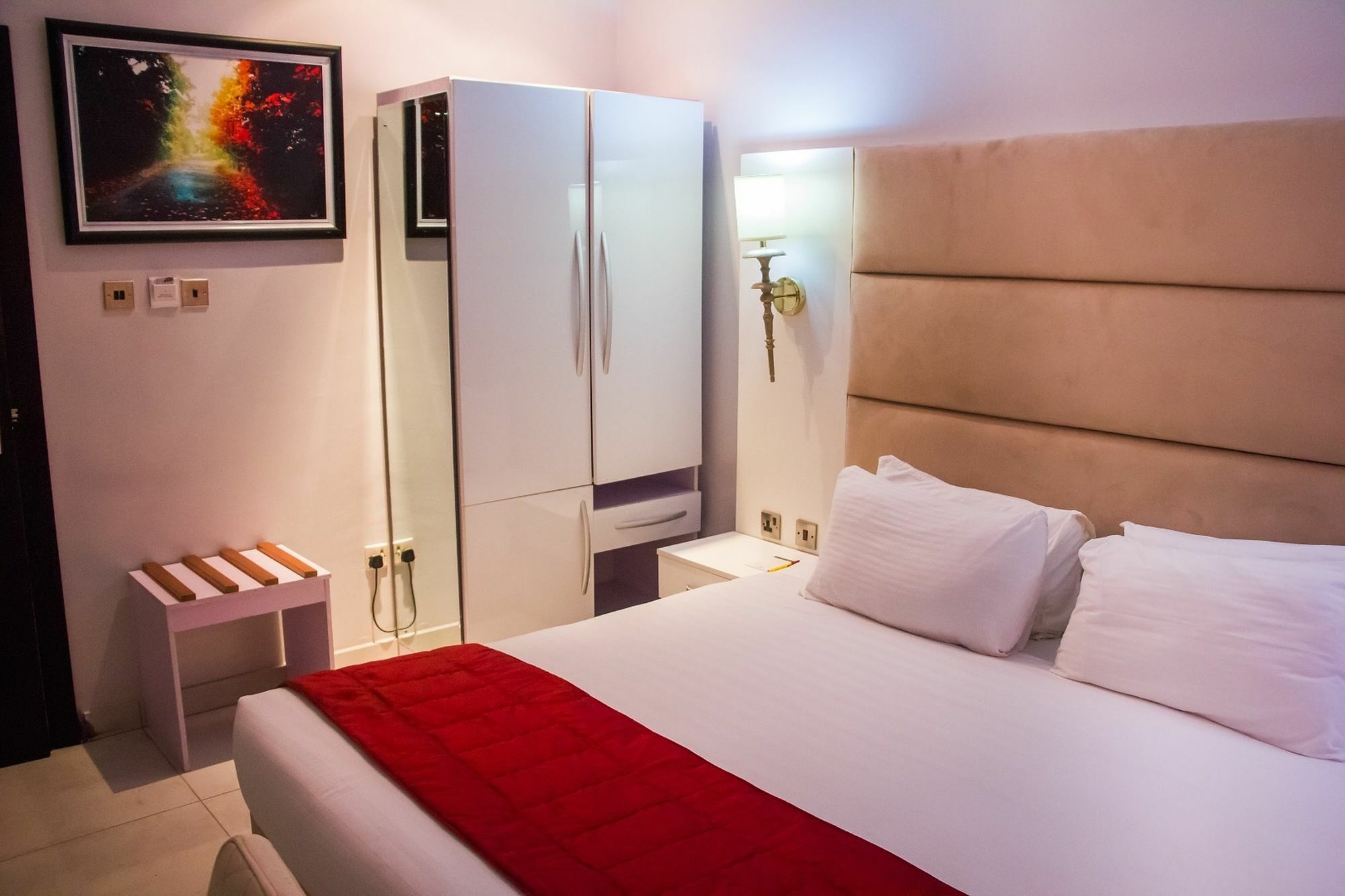 Glee Hotel Aliayabiagba المظهر الخارجي الصورة