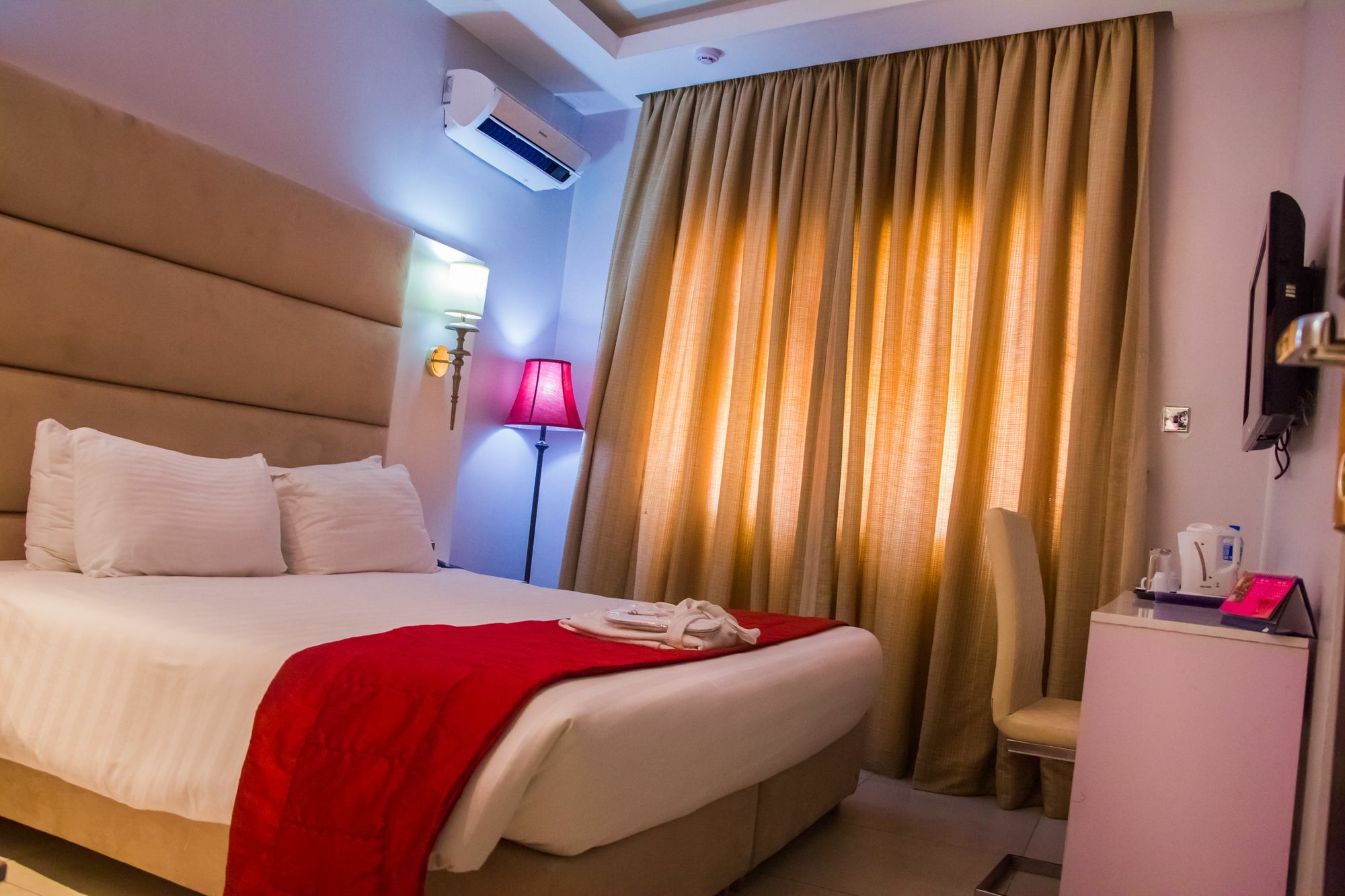 Glee Hotel Aliayabiagba المظهر الخارجي الصورة